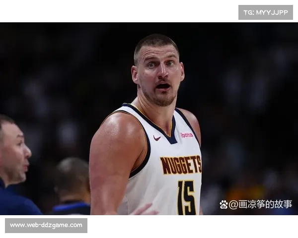 约基奇不看人传球助攻，掘金主场球迷起立鼓掌